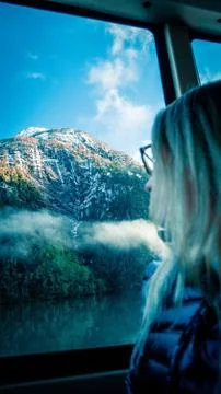 Looking to the mountain 스톡 사진