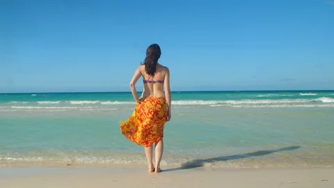 Looking out at a beautiful blue ocean Stock Footage 87092655