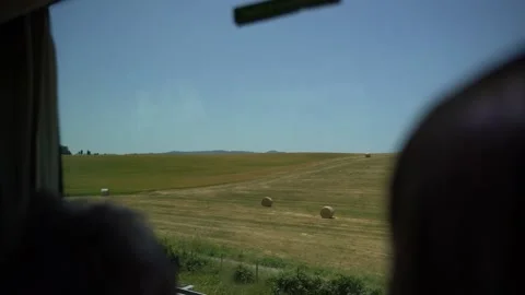 Looking out of bus window Vídeo Stock 197631051