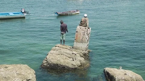 Looking out at the ocean 動画素材 77706173