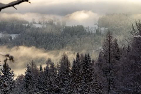 Looking out over the valley during sunrise Stock Photos