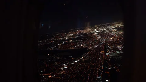 Looking out plane window over New York City Vídeo Stock 197630712