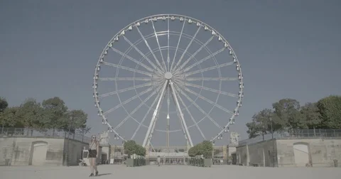Looking up at Roue de Paris Ferris Wheel / Paris, France - 4K Stock Footage 69726355