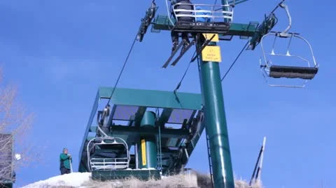 Looking up at the ski lift. Stock-Footage 21488281