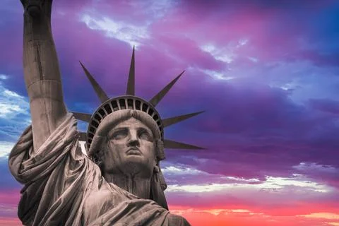 Looking up at the Statute of Liberty Fotos Stock