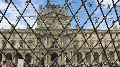 Looking through window at The Louvre Paris Stockbeeldmateriaal 39348061