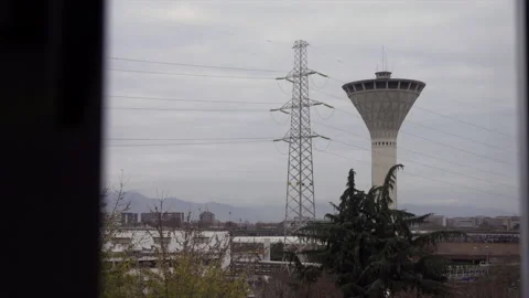 Looking throught the windows 動画素材 200499738