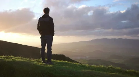 Looking towards the ocean Stock-Footage 59189986