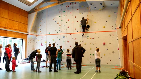 Looking at wall climbing Video stock 41734952