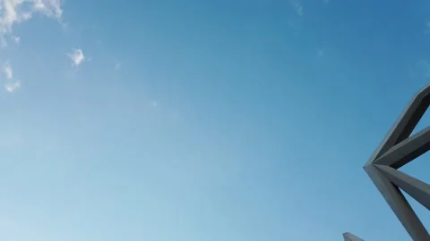 Lookingup enteringbuilding 動画素材 130876530