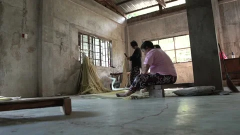 Loom weaving in Bohol, Philippines Stock Footage 229655803