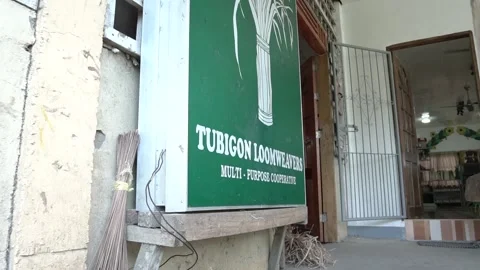 Loom weaving in Bohol, Philippines Stock Footage 229657705