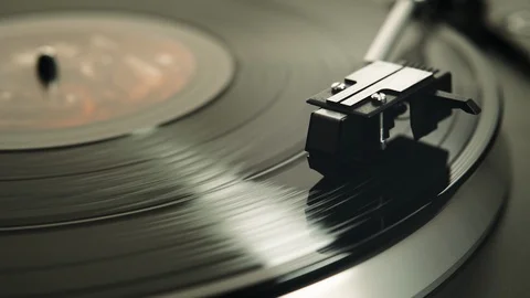Loop-able animation.Turntable vinyl record player. Needle on a vinyl record Stock Footage 91622858
