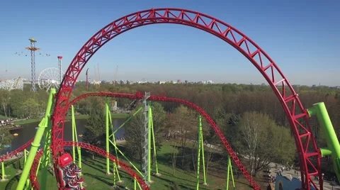 Loop on Roller Coaster in Amusement Park Vídeo Stock 63095902