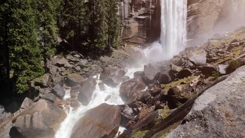 Loopable shot of Vernal Falls In Yosemite National Park 스톡 동영상 241552415
