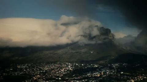 Loopable timelapse of Table Mountain in South Africa. Stock Footage 11116637