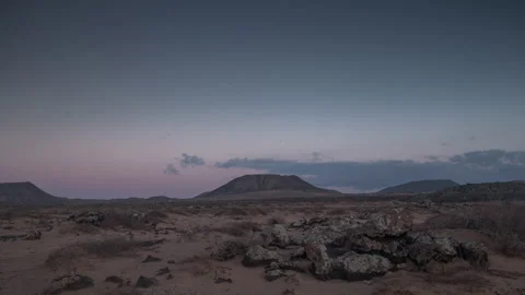 Loopable video of clouds above desert in Fuerteventura 스톡 동영상 132924321