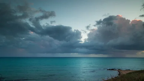 Loopable video of dramatic clouds moving in sky over Mediterranean sea 库存影片 132429506