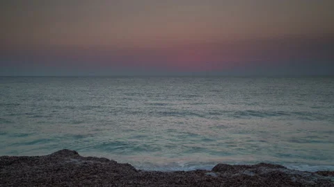 Loopable video of sun setting over the sea filmed in the Mediterranean 库存影片 132407209