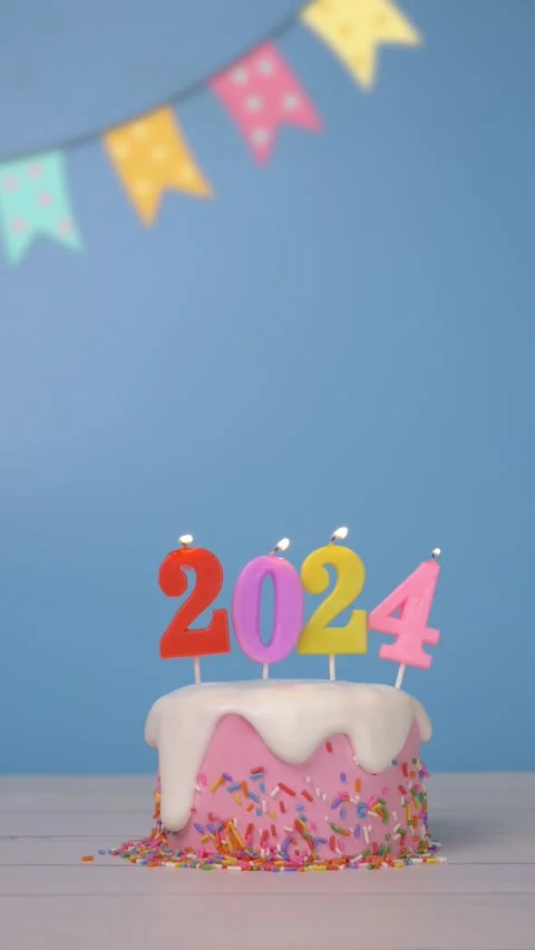 Looping of cake with candle 2024 for Happy New Year celebrate party, vertical Video stock 252578151