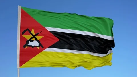 Looping flag for Mozambique on flag pole, blowing beautifully in the wind. Vídeo Stock 79787941