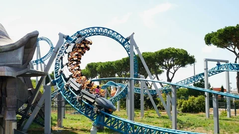 Looping rollercoaster ride 動画素材 95205038