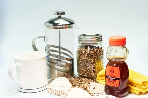 Loose Leaf Tea Burdock Root Tea and Honey steep digestion health Stock Photos