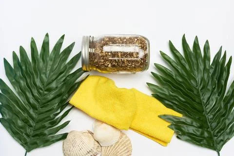 Loose Leaf Tea Burdock Root Tea and Honey steep digestion health Stock Photos