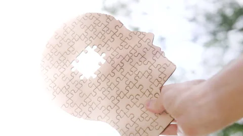 Loosing memory or brain function concept 스톡 동영상 305711021