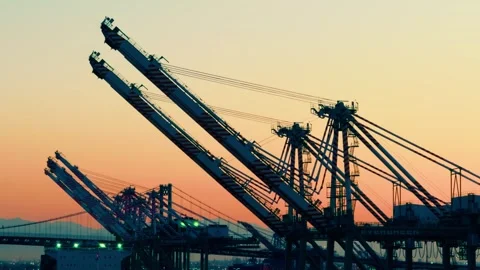 LOS ANGELES, CA, USA - AUGUST 14, 2026: Port of Los Angeles during twilight Video stock 342274839