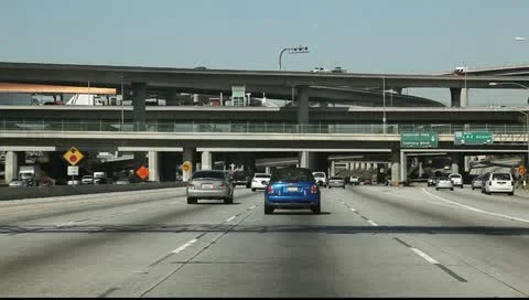 Los Angeles freeway view of traffic jam at rush hour from moving car 库存影片 10834483