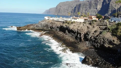 Los Gigantes cliffs and overlooking ocean beach. Morning on island of Tenerife Video stock 105009367