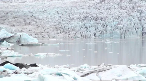 Lost in epic dramatic artic glacier and iceberg sea Vídeos de archivo 56598797