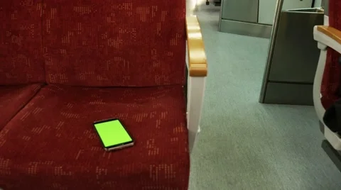 Lost smartphone in the train Video stock 47919343
