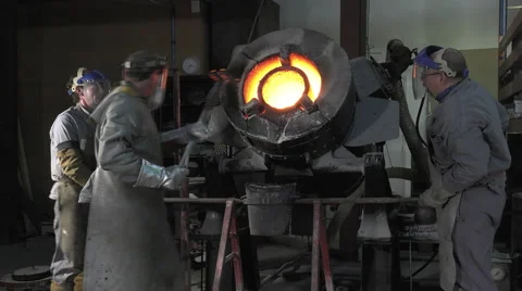 Lost wax bronze casting in a foundry Video stock 60034691