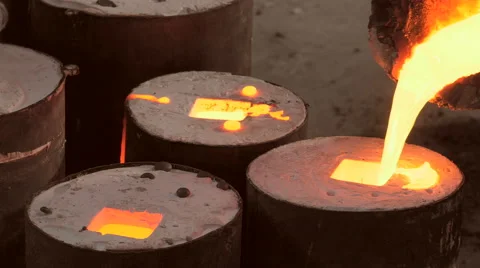 Lost wax bronze casting in a foundry Video stock 60039866