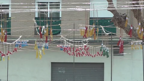 A lot of firecrackers, before exploding in the mascleta, 4K 스톡 동영상 172195266