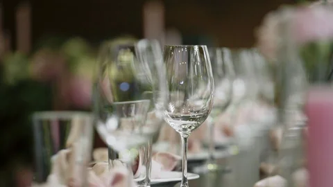 A lot of glasses on the wedding table. Video stock 127605375