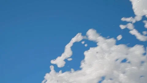 A lot of soap suds on a background of blue sky, good mood concept. celebratio Stock-Footage 138468319