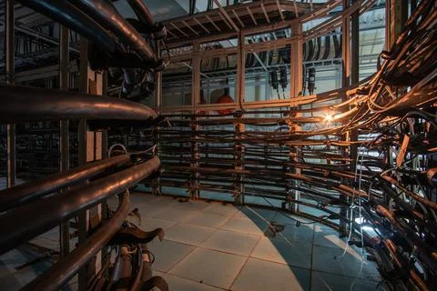 Lots of cables on the cable trays in the cable hub. Foto stock