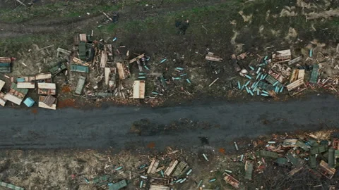 Lots of Russian shells lying in a Ukrainian city Видео 200782993