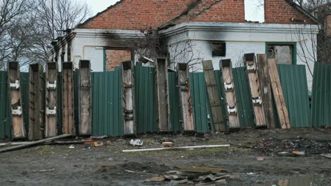 Lots of Russian shells lying in a Ukrainian city 動画素材 200915014