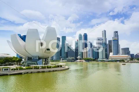 The lotus flower shaped ArtScience Museum overlooking Marina Bay and the Stock Photos