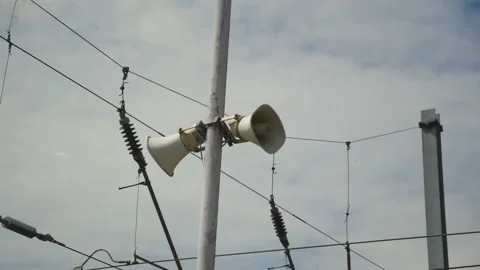 Loudspeaker on the pole in slow motion 180fps Stock-Footage 165333573