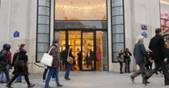 Louis Vuitton shop at Champs-Elysées in, Stock Video