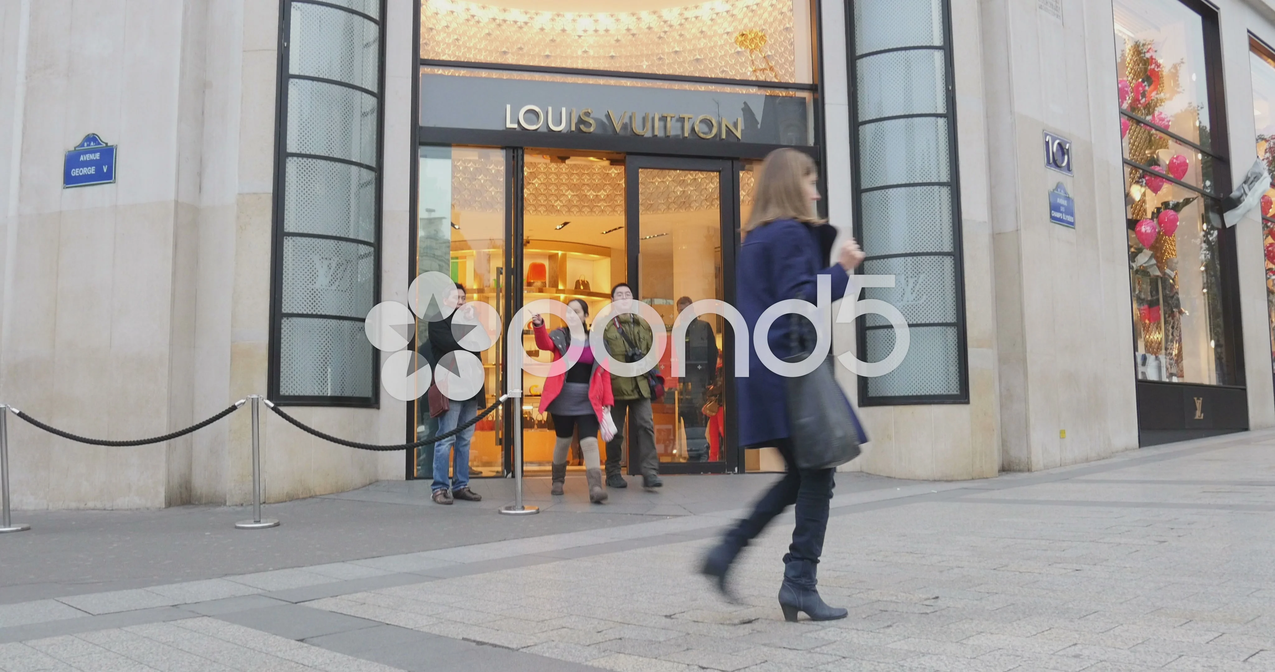 Louis Vuitton flagship store at the Champs-Elysees, Paris FR Stock