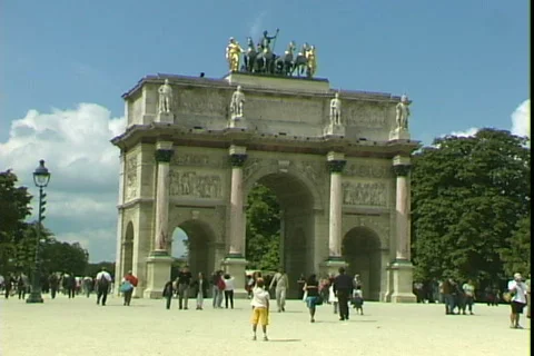 Louvre Arc Stock-Footage 818704