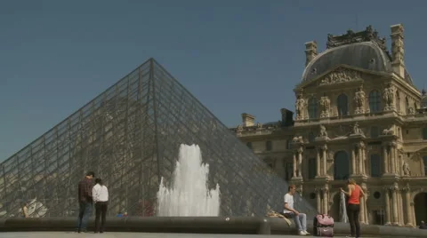 The Louvre (five) in Paris Video stock 5186457