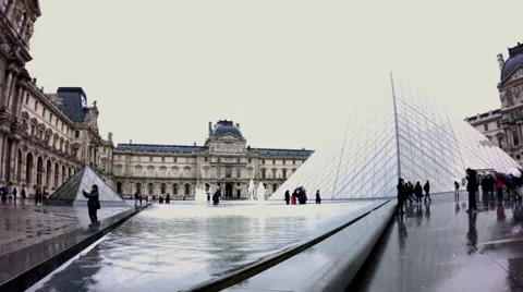 The Louvre 動画素材 45594596