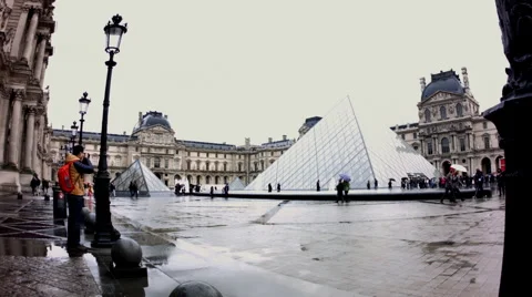 The Louvre 動画素材 45594630